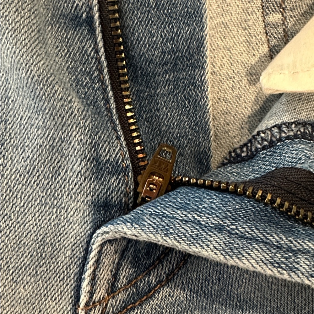 MOTHER The Hustler Ankle Fray. Size 27. Wash is Au Revoir. - Picture 10 of 10